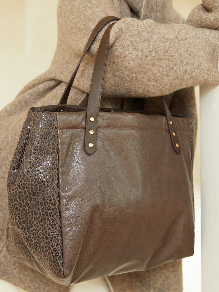 Odette Leo Tote Bag